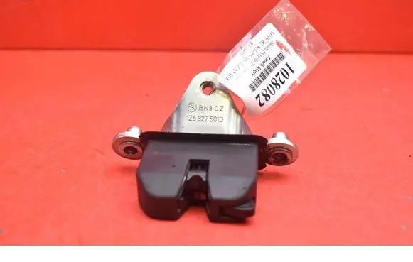Skoda Octavia Mk2 (1Z) Tailgate/trunk/boot lock/catch/latch 1Z5827501D