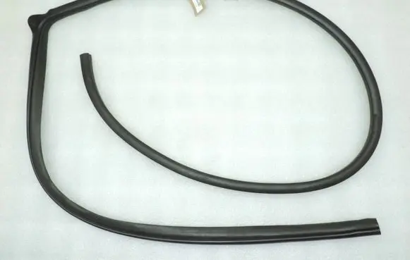 Toyota Avensis T250 Front door rubber seal
