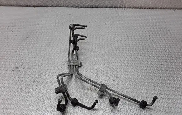 Fuel injector supply line/pipe