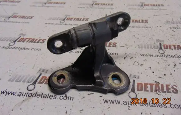 Mercedes-Benz GL X164 Front door upper hinge