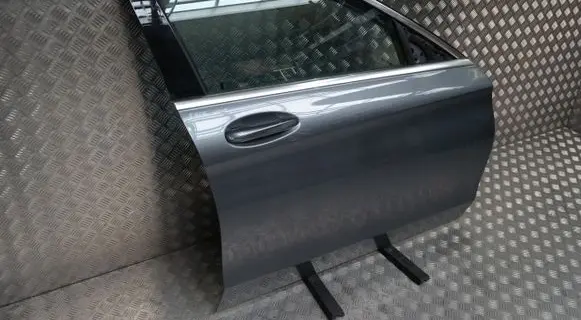 Mercedes-Benz C W205 Front door DRZWIPRAWEPRZOD