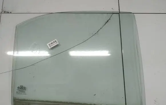 KIA Sorento Rear door window glass AS2