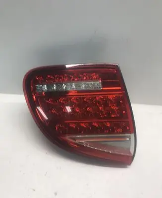 Porsche Cayenne (92A) Tailgate rear/tail lights 7P5945093N