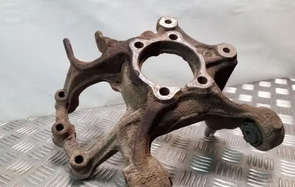 Rear wheel hub spindle/knuckle