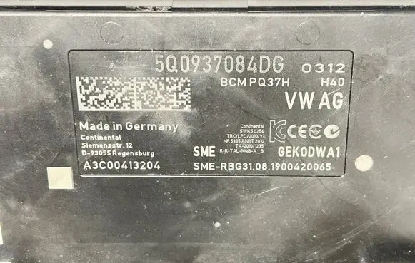 Volkswagen Golf VII Comfort/convenience module 5Q0937084DG 19861