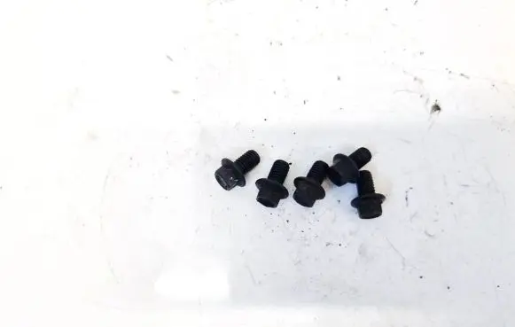Ford Focus Nuts/bolts 
