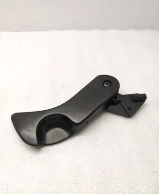 BMW 5 E39 Engine bonnet (hood) release handle 8226621