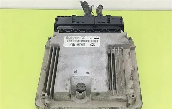 Volkswagen Touran I Engine control unit/module 03G906016A