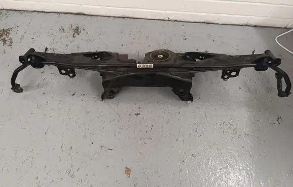 Mini Cooper Countryman F60 Rear subframe 6864561 6880603