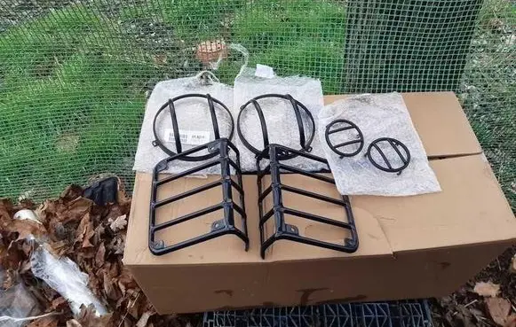 Jeep Grand Cherokee Rear/tail light trim molding 