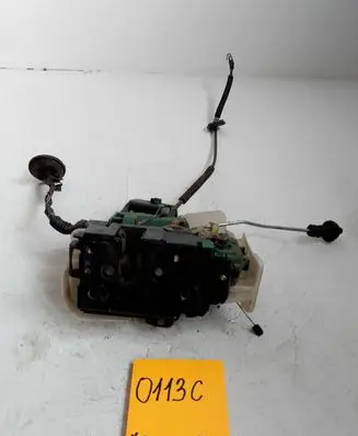 Volkswagen PASSAT B5 Rear door lock 26556598