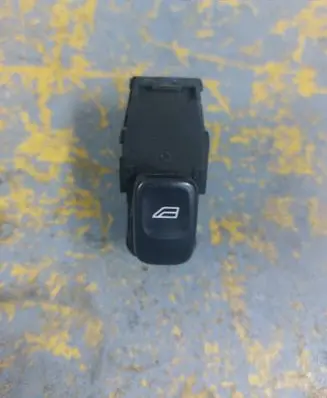 Volvo S60 Electric window control switch 8685288