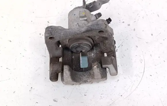 Volkswagen Jetta VI Rear brake caliper