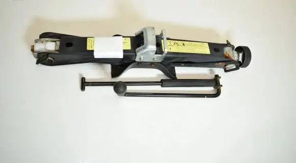 Audi A4 S4 B8 8K Lift Jack 8K0011031G