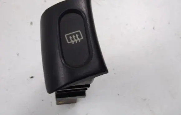 Nissan Serena Windscreen/window heater switch