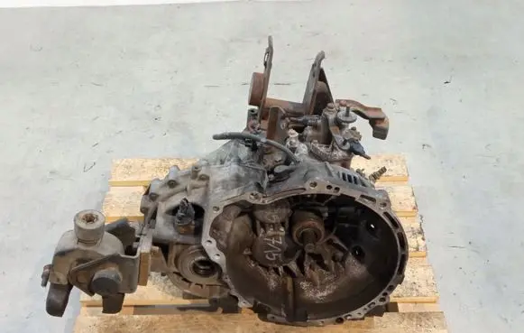 KIA Carnival Manual 5 speed gearbox