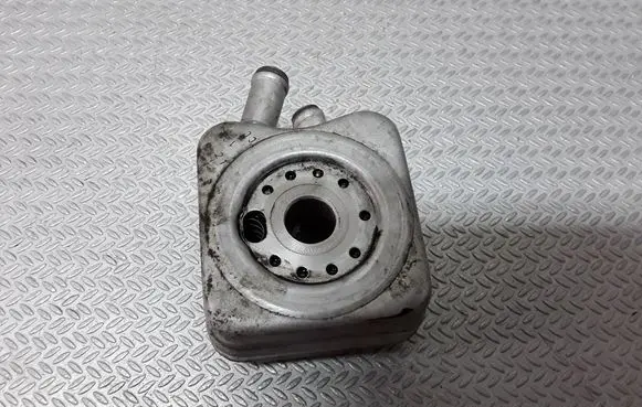 Audi A3 S3 A3 Sportback 8P Oil filter mounting bracket 028117021L