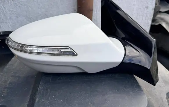 Hyundai i40 Front door electric wing mirror 023588
