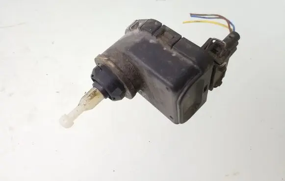 Volkswagen Golf III Headlight level adjustment motor 1H0941295B 0307852307