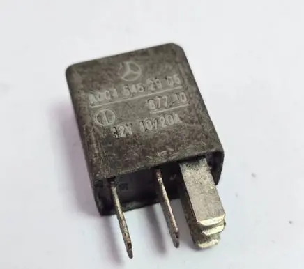 Mercedes-Benz E W211 Other relay A0045452905 67710