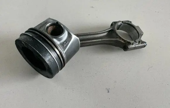 Skoda Octavia Mk3 (5E) Piston with connecting rod 03LADE