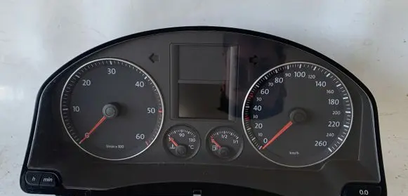 Volkswagen Golf V Speedometer (instrument cluster) 1K0920854B