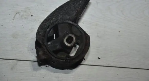Smart Roadster Engine mount bracket