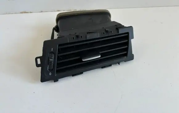 BMW 5 E60 E61 Dashboard air vent grill cover trim 6910732
