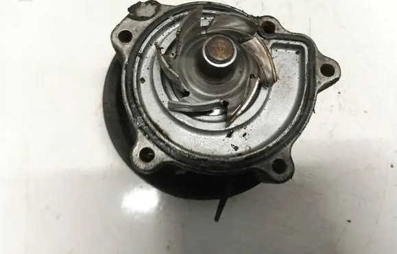 Mercedes-Benz A W168 Water pump 1662010310