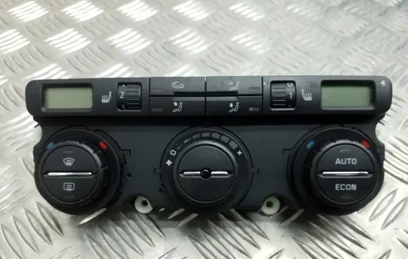 Volkswagen Touran I Climate control unit