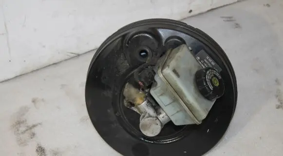 Opel Zafira B Brake booster 360573521 13142362
