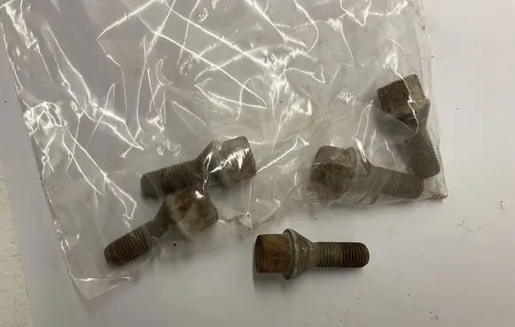 BMW 3 E46 Nuts/bolts 
