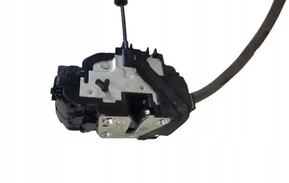 Infiniti Q50 Rear door lock