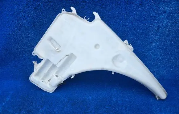 BMW 1 E82 E88 Windshield washer fluid reservoir/tank 7229536