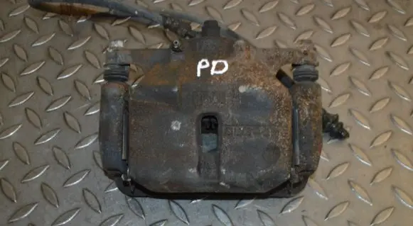 Nissan X-Trail T32 Front brake caliper
