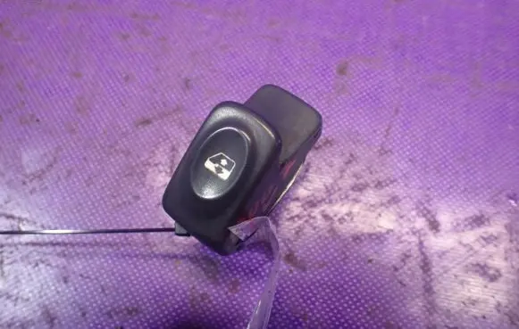 Renault Clio II Quarter vent window switch 430000K