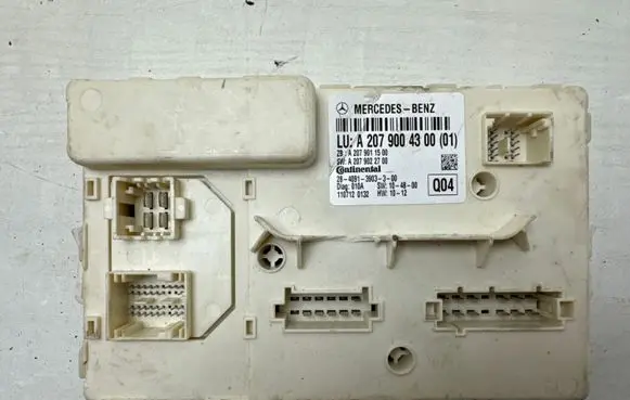 Mercedes-Benz E C207 W207 Convertible roof control unit A2079004300 A2079011500 A2079022700