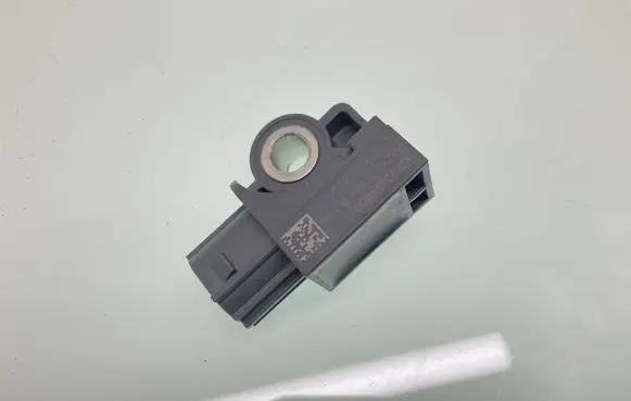 Hyundai Tucson TL Airbag deployment crash/impact sensor 95920B4000