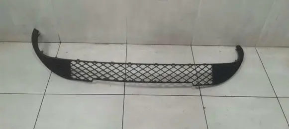 Mercedes-Benz A W176 Front bumper lower grill A1768850022