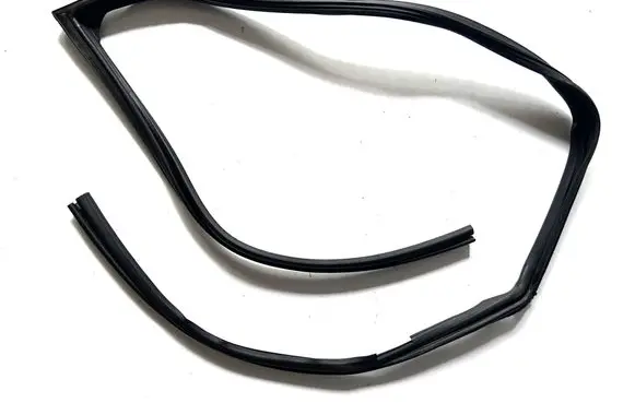 Nissan X-Trail T32 Rubber seal front door window/glass 803304BA0A 803306FL1A