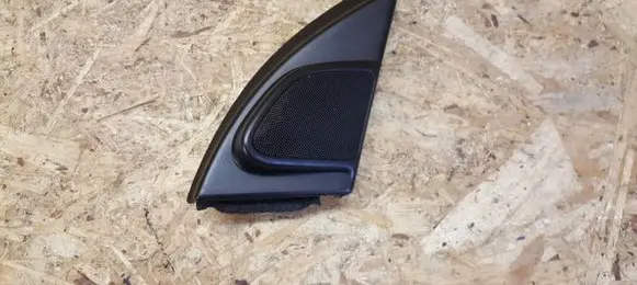 Front door high frequency speaker