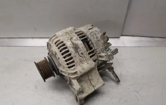 Volkswagen Golf III Generator/alternator 0123315001