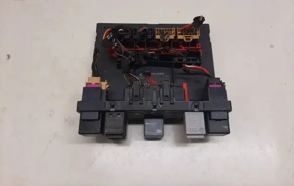Volkswagen PASSAT B6 Comfort/convenience module 3C0937049H F005V00529 H37S1301