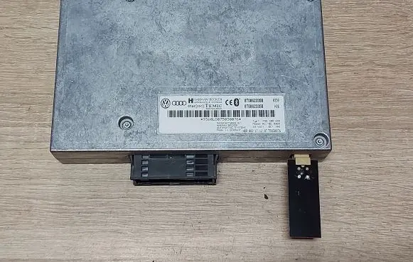 Audi A4 S4 B8 8K Bluetooth control unit module 8T0862335B 9360LO075030076