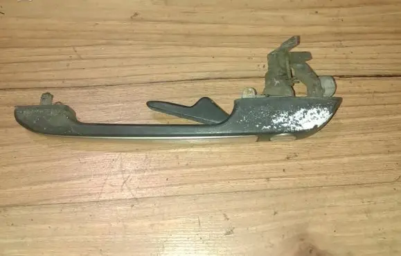 Volkswagen Polo II 86C 2F Front door exterior handle