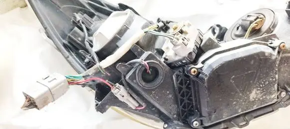 Subaru Outback Headlight ballast module Xenon 