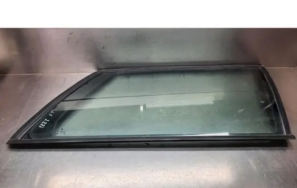 Volkswagen PASSAT B3 Rear side window 333845298