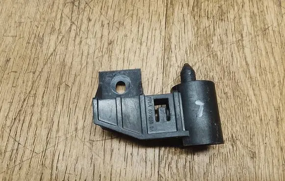 Land Rover Range Rover Sport L494 Radiator mount bracket FPLA601C38BA