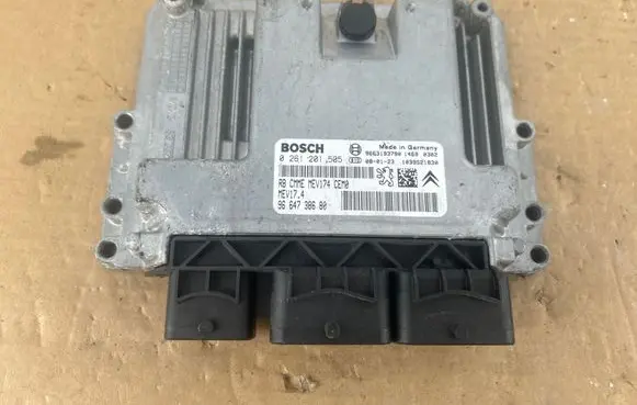Peugeot 207 Engine control unit/module 9664738680 9663193780 0261201505