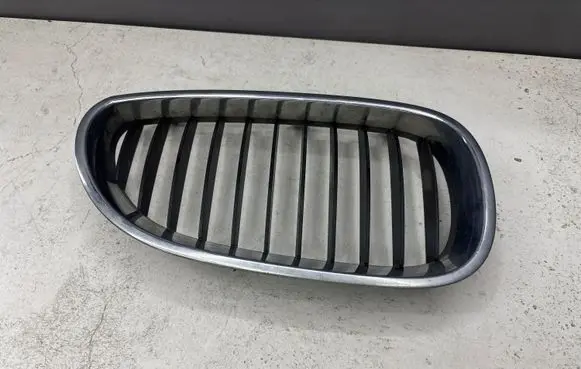 BMW 5 E60 E61 Front bumper upper radiator grill 